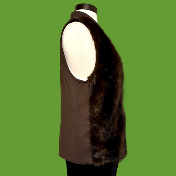 Ellen Tracy Brown Black Faux Fur Vest Size XS Gold Hardware Fitted Y2K Classy - Picture 7 of 16